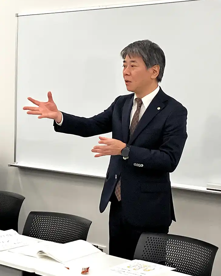 シャイニー社長