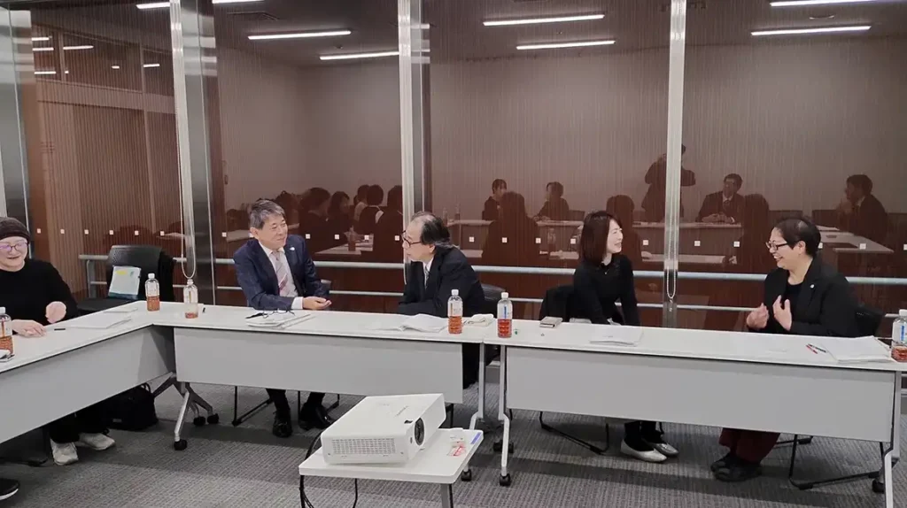 シャイニー株式会社グループごとの話し合い