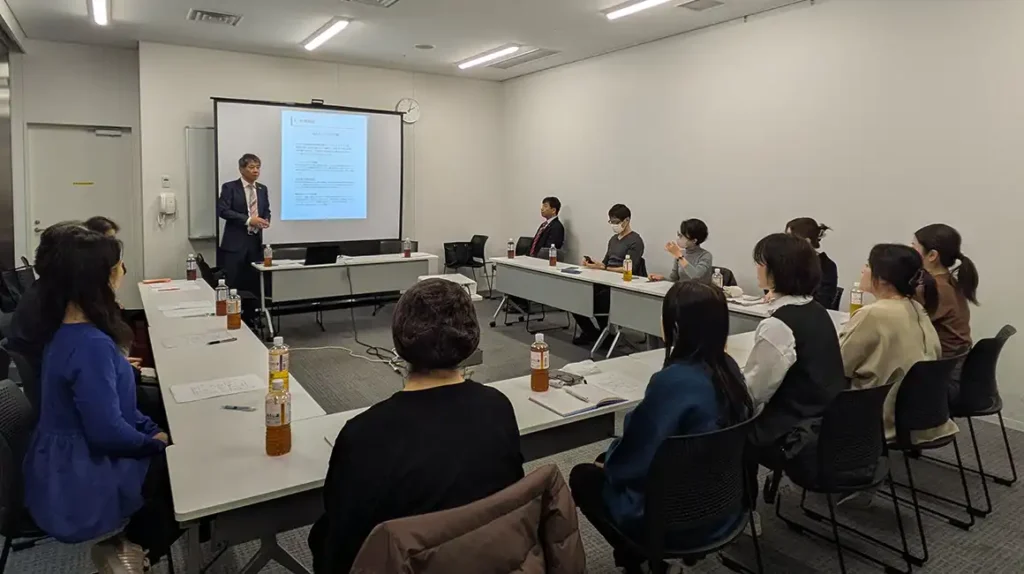 シャイニー株式会社定例発表会